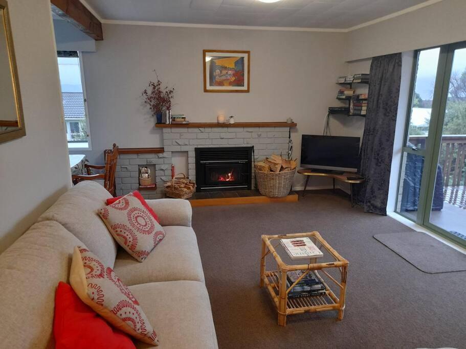 Lake Rotoiti Lakehouse Retreat Rotorua Exterior photo